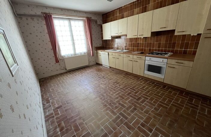 Vente maison 7 pièces 130 m² Le Blanc (36300) — photo 3