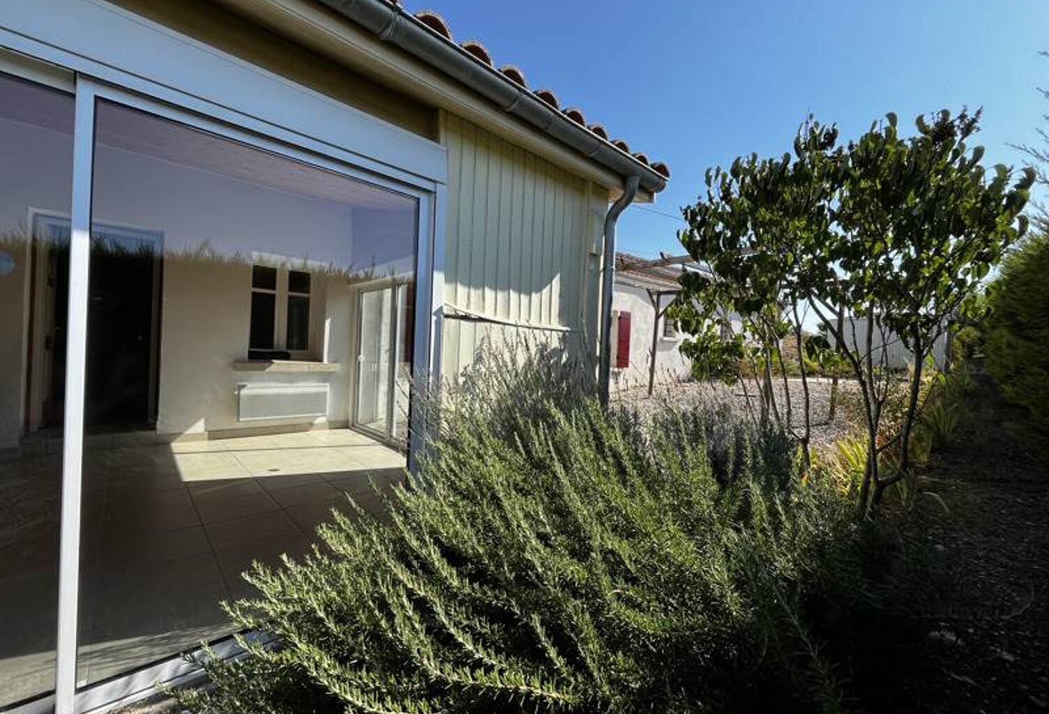 Maison en pierre de 3 pièces principales — photo 1