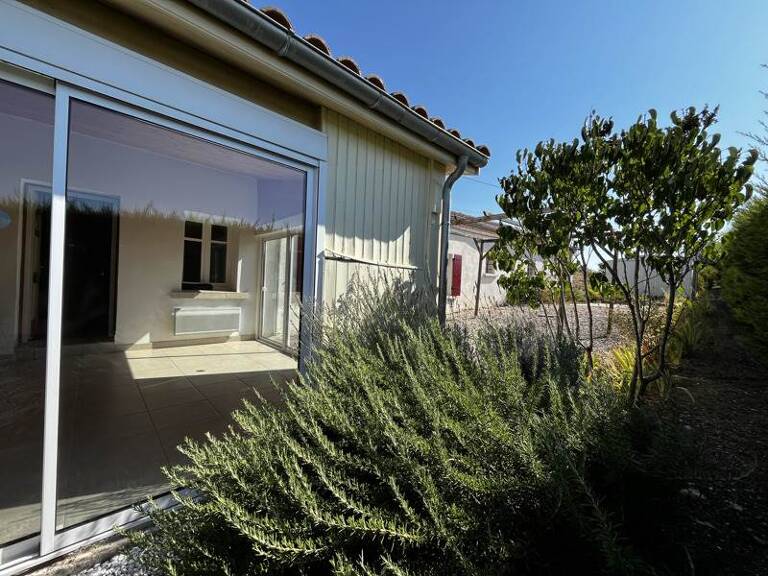 Maison en pierre de 3 pièces principales — photo 1