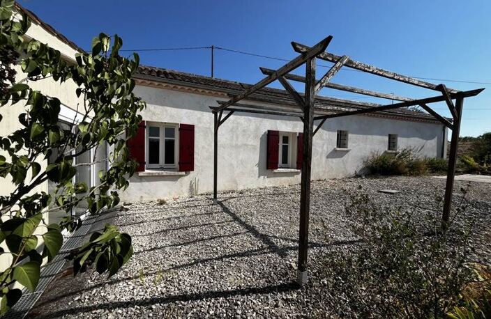 Maison en pierre de 3 pièces principales — photo 2