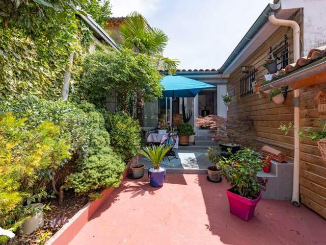 Maison en pierre de 4 pièces principales — photo du bien
