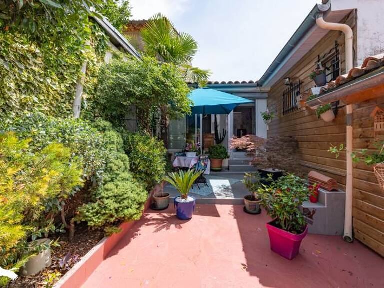 Maison en pierre de 4 pièces principales — photo 1