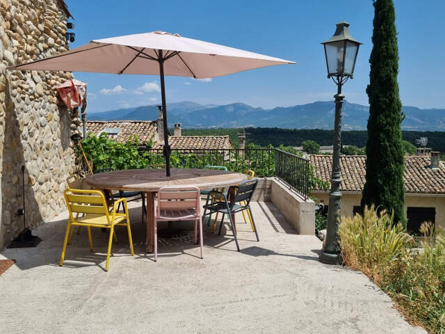 Maison avec jardinet et terrasses avec vue panoramique — photo du bien