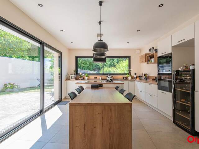 Maison À Vendre — photo du bien