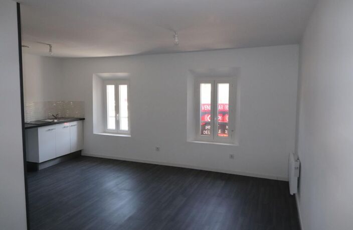 PONT DE L'ETOILE MAISON DE VILLAGE T2 AV TERRASSE +LOCAL COMMERCIAL — photo 4