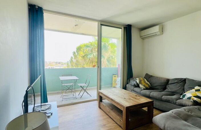 À vendre – NÎMES Jean Jaurès / Kennedy
T3 traversant avec balcon, loggia, parking, cave + parc arboré — photo 2