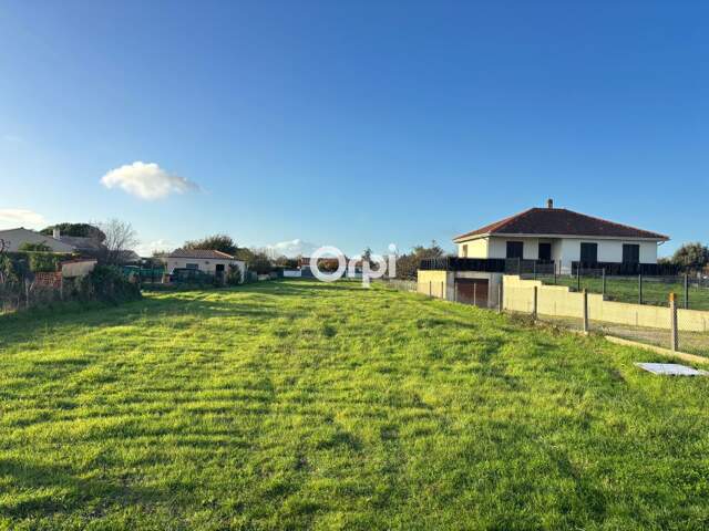 A vendre - Terrain de 829 m²- proches centre-ville- idéal pour votre projet de construction ! — photo du bien