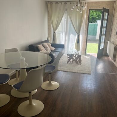Maison 4 pièces 2400 €
