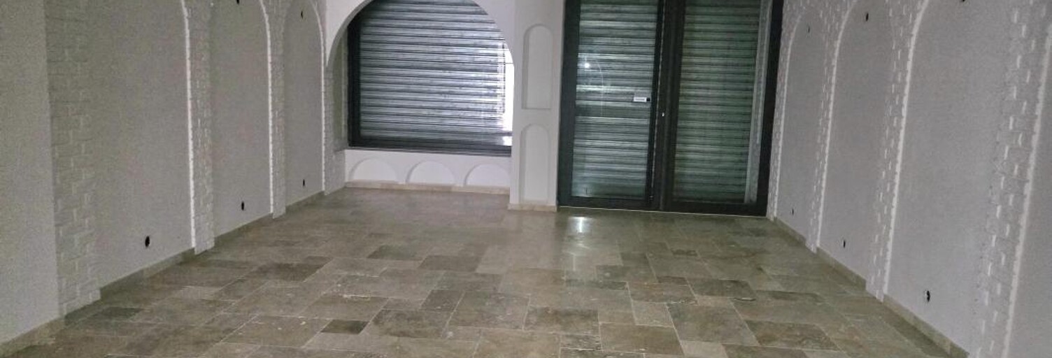 Commerce  94 m² à louer à Saint-Pierre (97410)