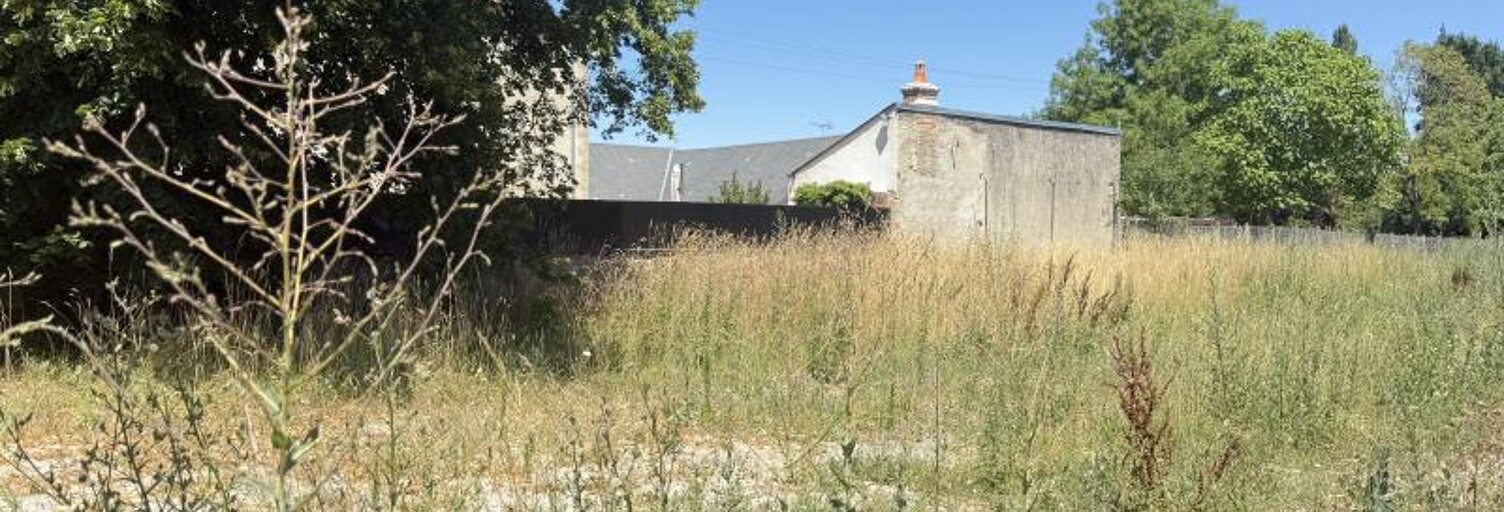 Terrain  703 m² à vendre à Vitry-aux-Loges (45530)