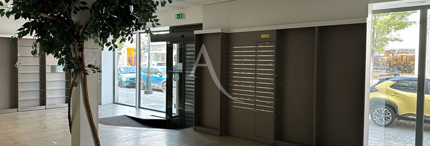 Commerce 10 Pièces 118 m² à louer à Rochefort (17300)