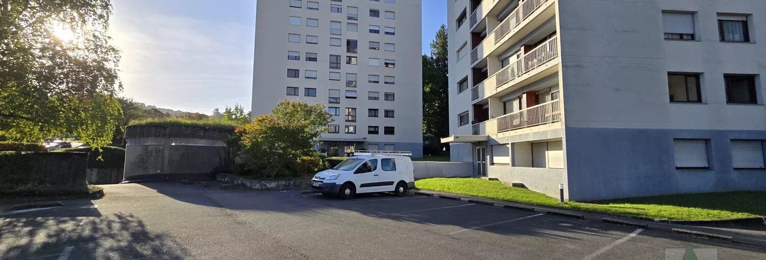 Garage   m² à vendre à Jacob-Bellecombette (73000)