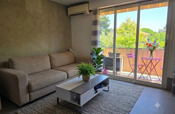 Appartement - 2 chambres -  balcon et parking. — photo 2