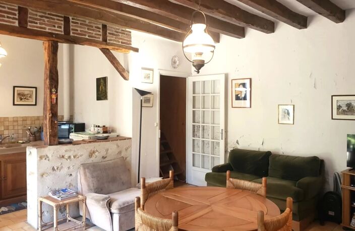 EXCLUSIVITÉ - Maison ancienne CHEILLE bourg. — photo 4