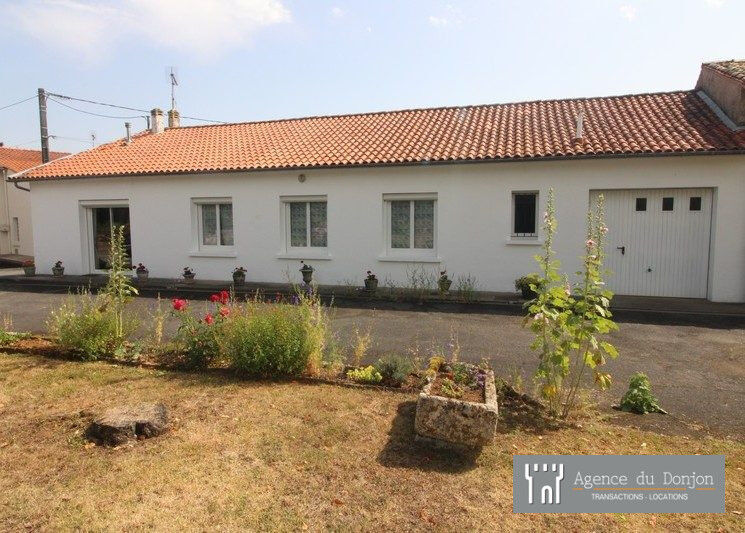 Villa / Maison  T5 à vendre Clion 17240