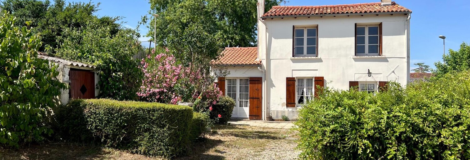 Maison 5 Pièces 91 m² à vendre à Antezant-la-Chapelle (17400)