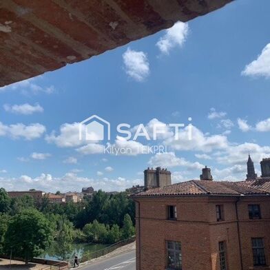 Immeuble  252400 €