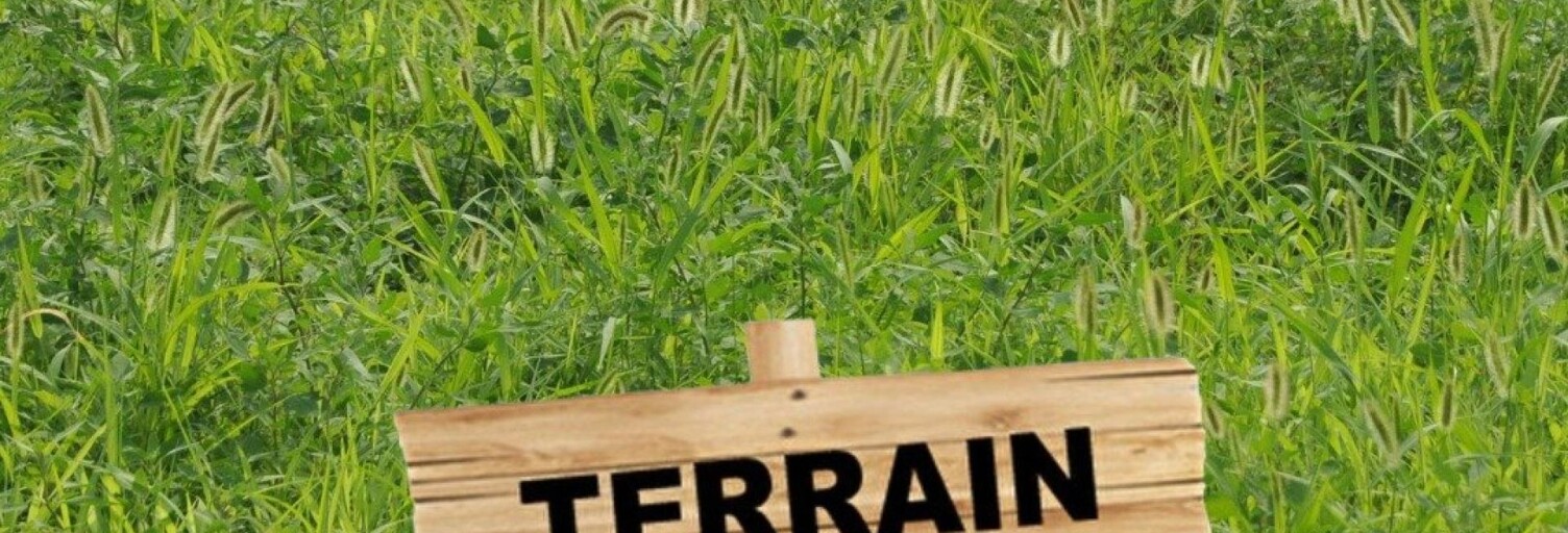 Terrain  911 m² à vendre à Hauts de Bienne (39400)