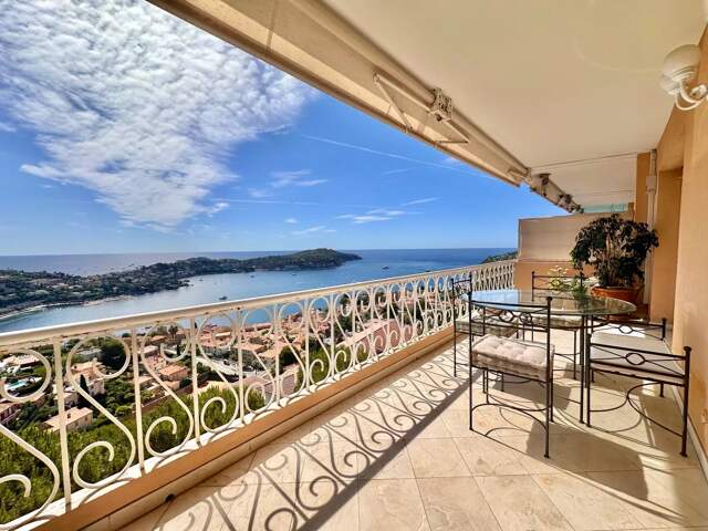 Vue mer panoramique sur la Rade de Villefranche – Dernier étage avec terrasse — photo du bien