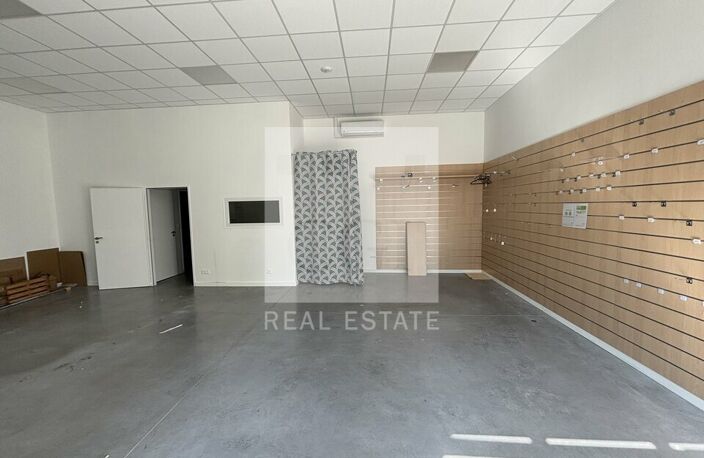 LOCAL COMMERCIAL  / BUREAUX / à LOUER — photo 3