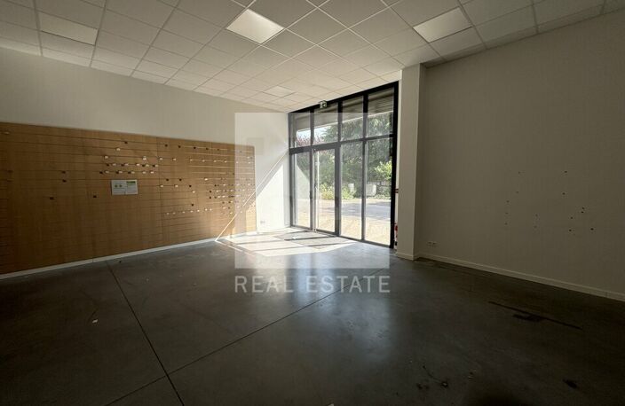 LOCAL COMMERCIAL  / BUREAUX / à LOUER — photo 5