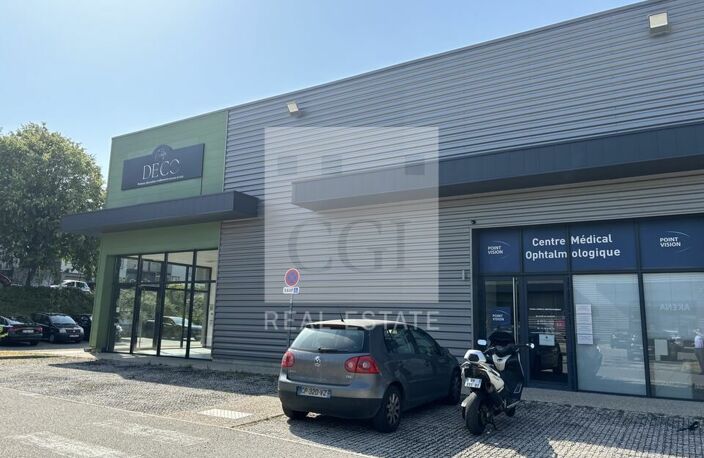 LOCAL COMMERCIAL  / BUREAUX  à LOUER — photo 2