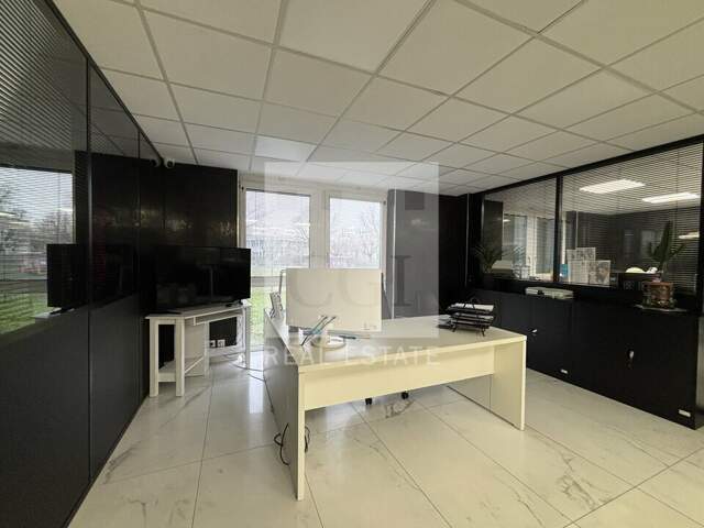 BUREAUX à LOUER — photo du bien