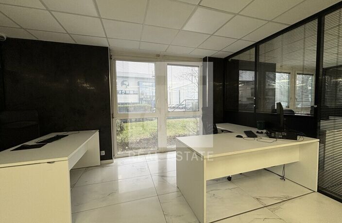 BUREAUX à LOUER — photo 2