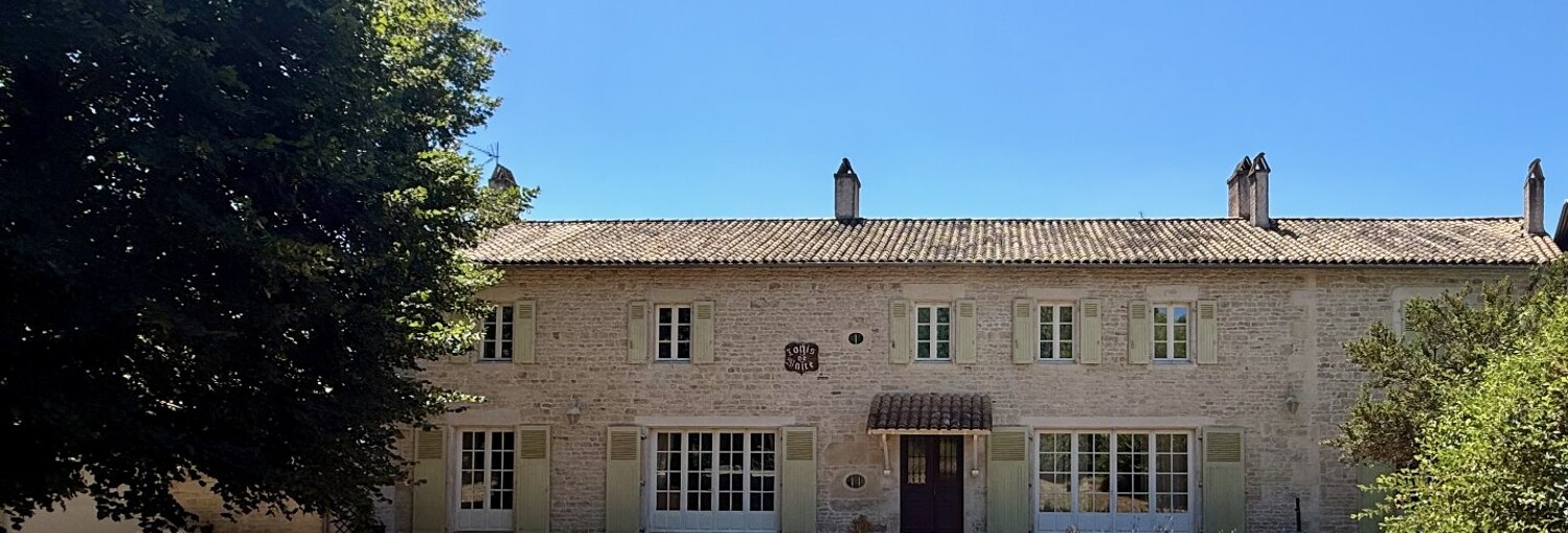 Maison 10 Pièces 335 m² à vendre à Périgné (79170)