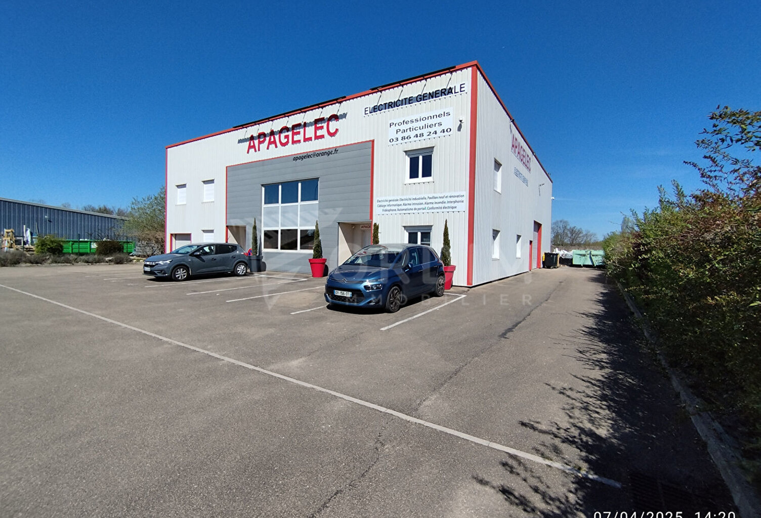 MONETEAU - PROCHE SORTIE 19 - A6 AUXERRE NORD - LOCAL D'ACTIVITE DE 520M² — photo 1