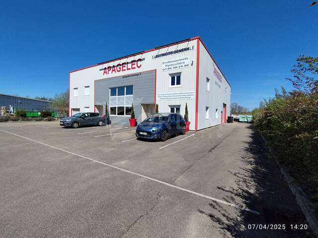 MONETEAU - PROCHE SORTIE 19 - A6 AUXERRE NORD - LOCAL D'ACTIVITE DE 520M² — photo du bien