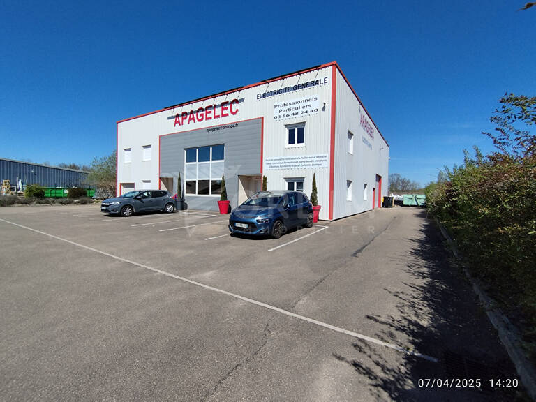 MONETEAU - PROCHE SORTIE 19 - A6 AUXERRE NORD - LOCAL D'ACTIVITE DE 520M² — photo 1