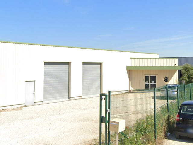 SAINT GEORGES - ZONE  D'ACTIVITES  -  BATIMENT DE 360M² SUR 748M² DE TERRAIN — photo du bien