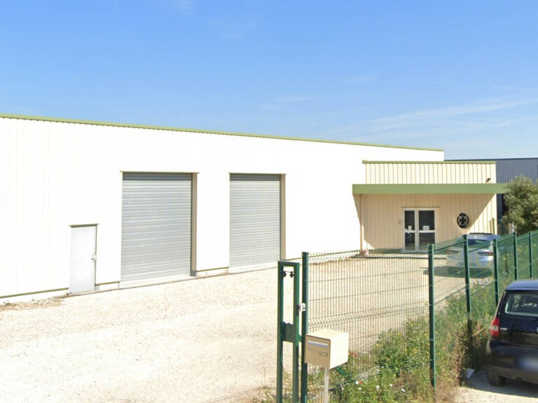 SAINT GEORGES - ZONE  D'ACTIVITES  -  BATIMENT DE 360M² SUR 748M² DE TERRAIN — photo 1
