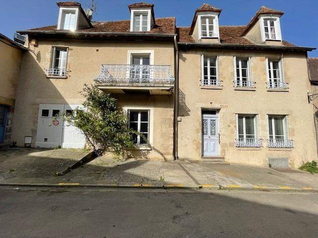 Maison 9 pièces 285 m² à Saint-Benoît-du-Sault — photo du bien