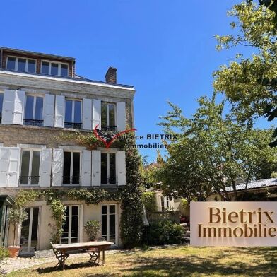 Maison 14 pièces 2950 €