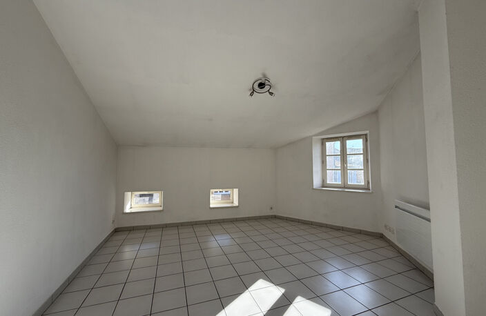 AUBENAS Centre - Appartement 2 pièces — photo 3