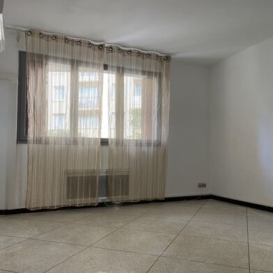 Appartement 3 pièces 773 €