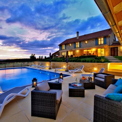 Maison 21 pièces 2050000 €