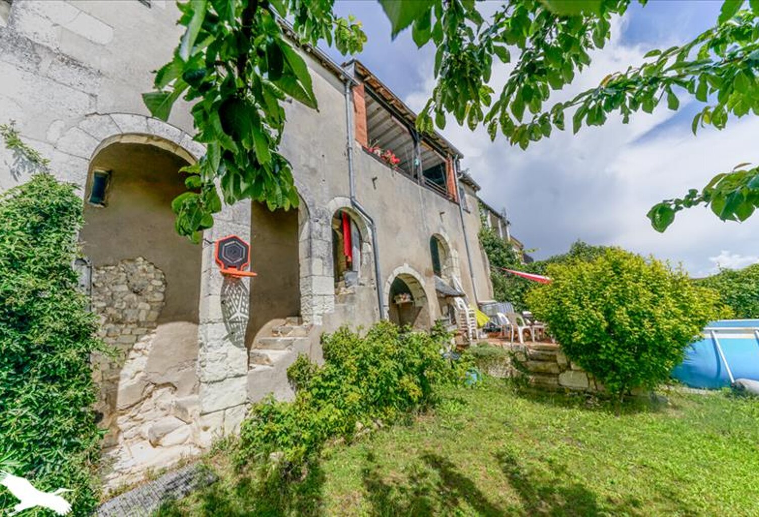 Maison en pierre de 6 pièces principales — photo 1