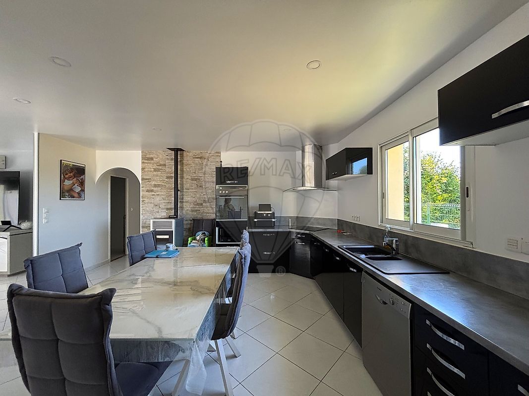 Villa / Maison 4 pièces  à vendre Saint-Sulpice-de-Royan 17200