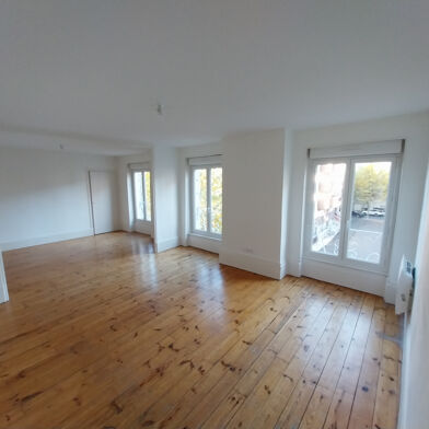 Appartement 3 pièces 895 €
