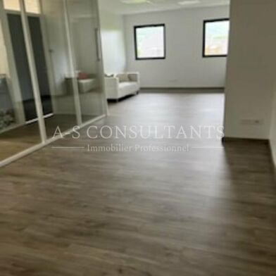 Local industriel  570 €