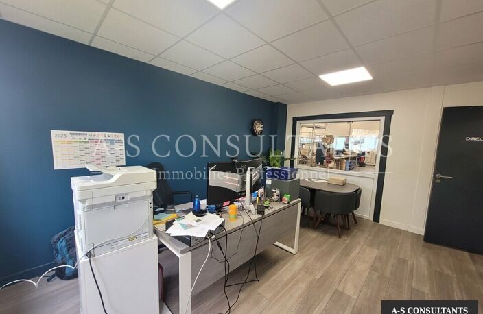 LOCAL D'ACTIVITE A VENDRE — photo 3