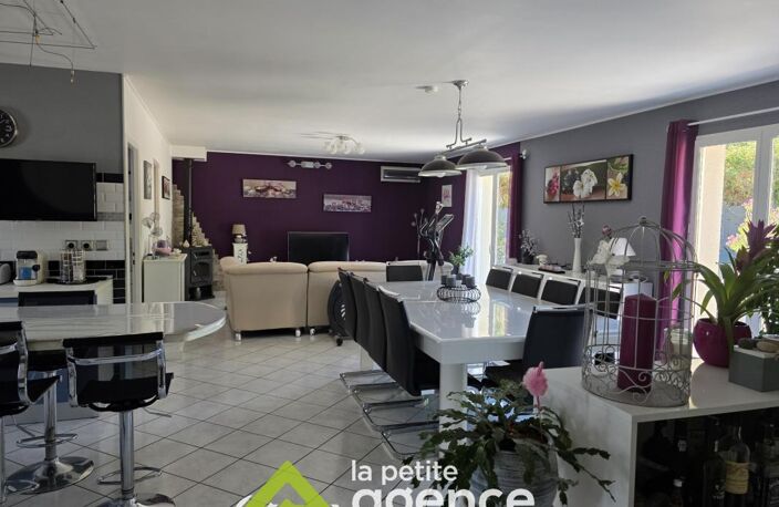 VORNAY : Très belle maison T4 édifié sur 2088 m2 de terrain — photo 4