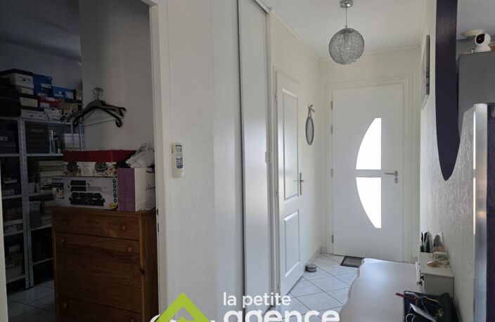 VORNAY : Très belle maison T4 édifié sur 2088 m2 de terrain — photo 5