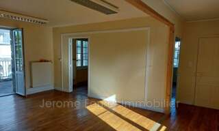 Bureau  47 m² à louer à Égletons (19300)