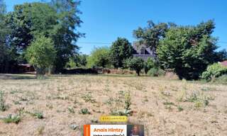 Terrain  605 m² à vendre à Vallon-en-Sully (03190)