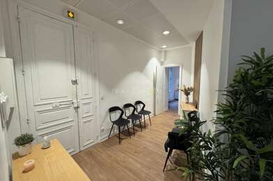 Bureau 5 pièces 2570 €