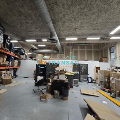 Local industriel  2827 €